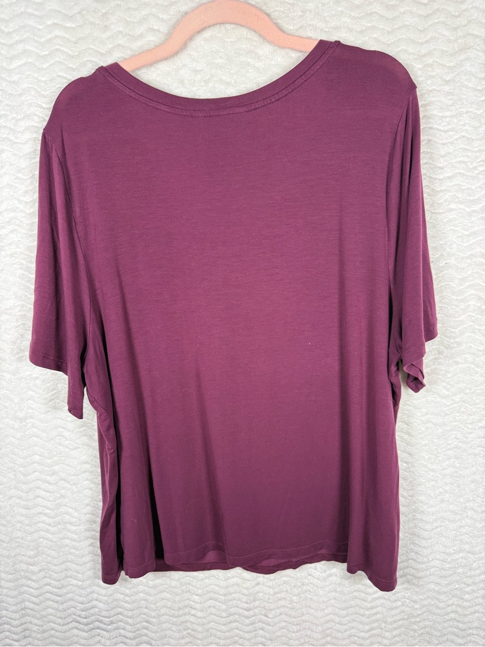 Athleta Women's V-Neck Short Sleeve Top in Plum. So soft and comfortable 🧡 - Picture 7 of 7